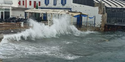 Bodrum'da fırtına; dalgaların boyu 3 metreye ulaştı