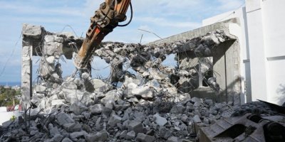 Bodrum'da imara aykırı yapıların yıkımı devam ediyor