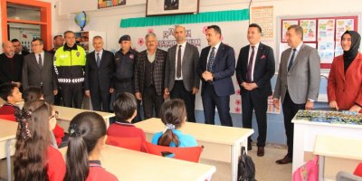 Kumluca'da 15 bin 849 öğrenci karne heyecanı yaşadı