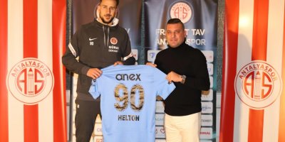 Antalyaspor, Helton Leite ile 1.5 yıllık sözleşme imzaladı
