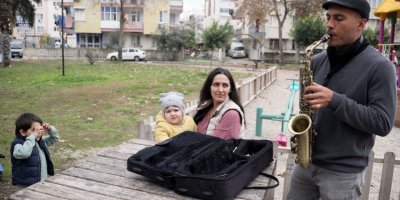 'Ekmek teknesi' çalınan Abbas'a yeni saksafon