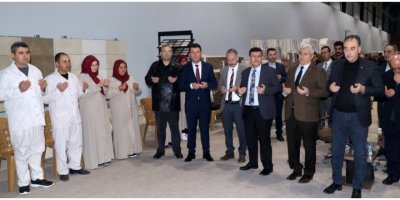 Başarılı çalışanlara Umre hediyesi