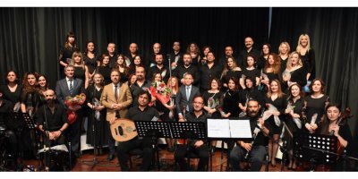 'Şarkılar Bizi Söyler, Biz de Şarkı Söyleriz'