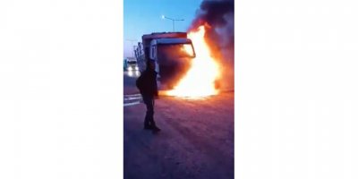 Seyir halindeki kamyon yandı