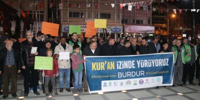 Burdur'da İsveç'te Kur'an-ı Kerim yakılmasına tepki