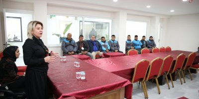 Alanya Belediyesi personeline kadına karşı şiddetle mücadele eğitimi