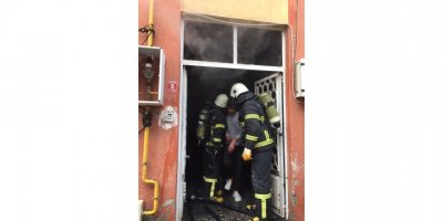 Evde yangın çıktı; 5'i çocuk 7 Afgan dumandan etkilendi