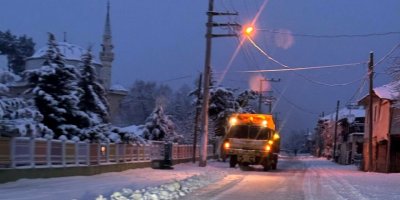 Bucak'ta karla mücadele