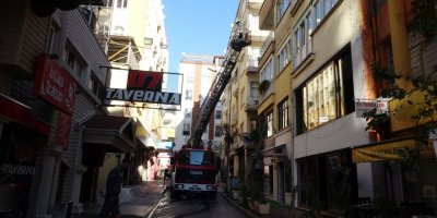 İşyerinde çıkan yangın büyümeden söndürüldü