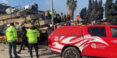 Antalya Büyükşehir İtfaiyesi 53 kişiyi enkazdan çıkardı