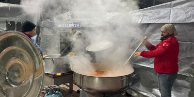 Kepez'den deprem bölgesine 6 sahra mutfağı