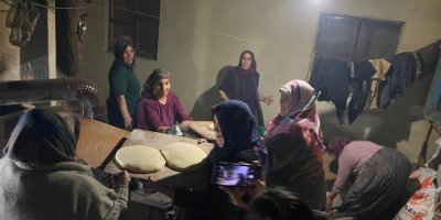 Fırınlarda ekmek pişirip, depremzedelere gönderiyorlar