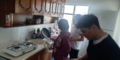 Meslek lisesi öğrencilerinden 'Evinizi Yeniliyoruz' projesi