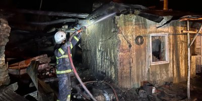 Ev ve ahır yangında kül oldu