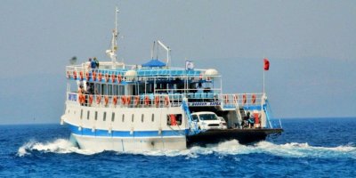 Bodrum'da feribot seferine 'fırtına' engeli