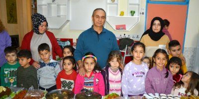 Miniklerden depremzede öğrenciler yararına kermes