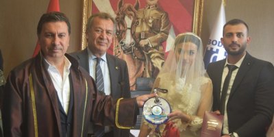 Depremzede çift Bodrum'da evlendi