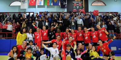 Konyaaltı final kapısını araladı