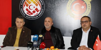 Hasan Çavuşoğlu: Türk futbolu da Türk hakemleri de baskı altında