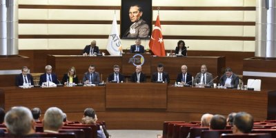 Bahar: Otellerde 7 bin afetzede kaldı