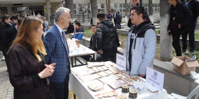 Öğrencilerden 'Deprem Kardeşliğimizi Yıkamaz' kermesi