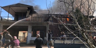 İki katlı ev yandı