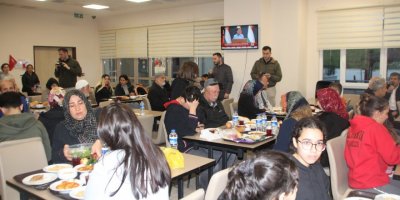 Serik'te depremzedelerle iftar