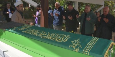 Fatma Girik'in annesi son yolculuğuna uğurlandı