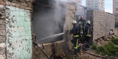 Metruk evde çıkan yangın korkuttu