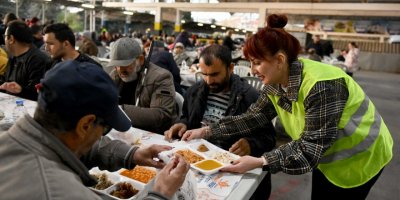 Başkan Uysal, 'Yoksul insan bırakmayacağız'