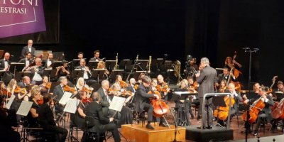 AKM'de viyolonsel keyfi