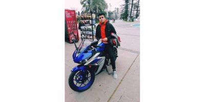 Motosikletli Esat kazada öldü, ağabeyi gözyaşlarıyla cenazeyi aldı