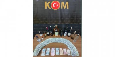 Marmaris'te sahte dolarla alışveriş yapan 3 şüpheliye gözaltı