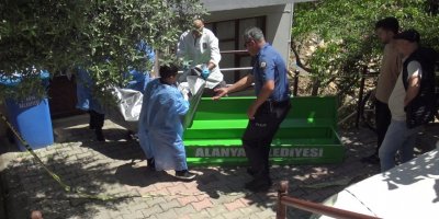 Elbise dolabında cansız bedeni bulundu, oğlu cinayet şüphelisi olarak aranıyor