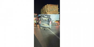 Kırmızı ışıkta duran kamyona çarpan aracın sürücüsü öldü