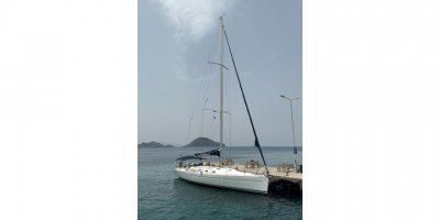 Yelkenli ile Yunanistan'a gitmeye çalışan 96 kaçak göçmen yakalandı