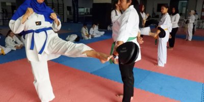 Hamile tekvandocu kuşak atladı