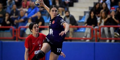 Konyaaltı Belediye SK Kadın Hentbol Takımı finalde