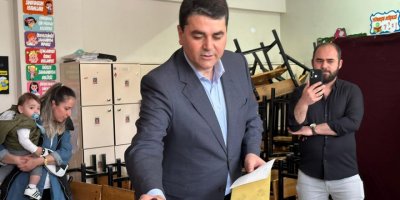 DP lideri Uysal, oyunu memleketi Afyonkarahisar’da kullandı