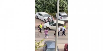 Antalya'da oy kullanma yoğun katılımla başladı (4)