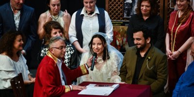 Tanıştıkları sahnede 13 yıl sonra dünyaevine girdiler