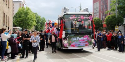 Isparta'da Gül Festivali kortejle başladı