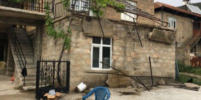 Düğünü izledikleri damın saçağı çöktü: 9 yaralı