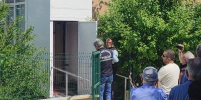 Evine çıkmak istediği engelli asansöründe sıkışıp, öldü