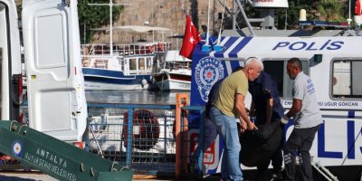 Antalya'da denizde erkek cesedi bulundu