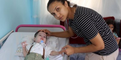 SMA'lı Onur bebeğin annesi: Tek çare cebinizdeki 1 liralar, 5 liralar