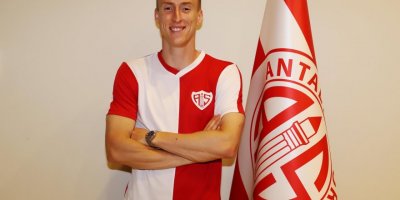 Adam Buksa, kiralık olarak Antalyaspor'da