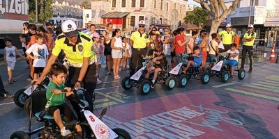 Bodrum'da çocuklara mobil Trafik Eğitim TIR'ında eğitim verildi
