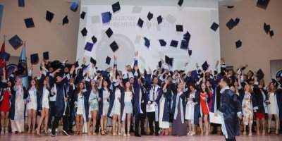 Genç diş hekimleri yemin ederek mesleğe adım attı