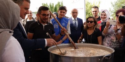 Bakan Bak: Dünyanın belki de en büyük sivil toplum kuruluşuyuz (2)